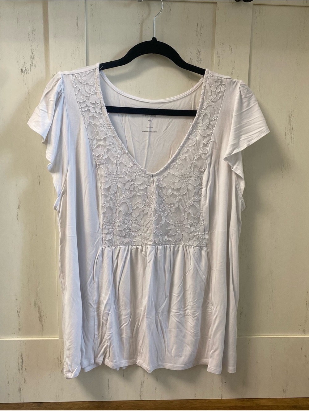 torrid size 1 White Lace smocked V-Neck Top